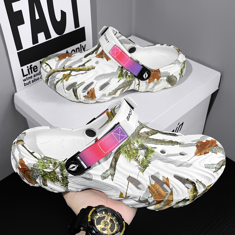 Men Shoes Must Have - Męskie buty plażowe w kamuflażowy wzór